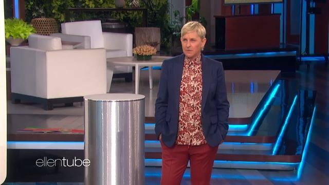 Beyoncé, Kesha, and an Extra Finger in a Staff Edition of 'Spill the Tea' смотреть онлайн