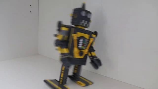 LEGO Walking Wind up Robot смотреть онлайн