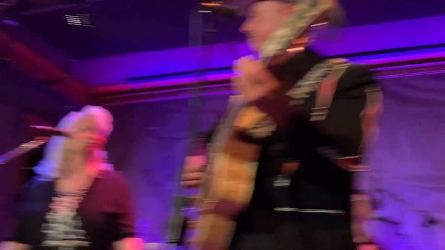 Deke Dickerson/Sally Jo/Joel Paterson Trio~Dim Lights, Thick Smoke смотреть онлайн