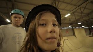 ИГРА в САМОКАТ 2х2 - ПОЛУЧИ ШОКОЛАДКУ за ПОБЕДУ