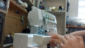 Никогда не покупайте этот коверлок, иначе мучения гарантированны