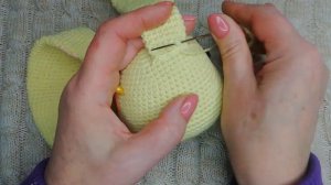 Пришиваем ушки зайчику.mp4