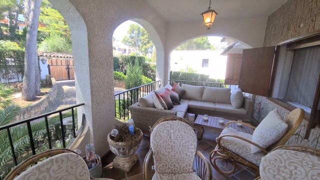 €275,000 - 5-bedroom, 2-bathroom majestic villa with a private pool on El Tochar urbanisation. смотреть онлайн