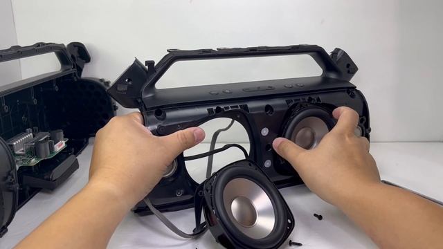 ANKER SOUNDCORE MOTIONBOOM PLUS [COMPLETE TEARDOWN] смотреть онлайн