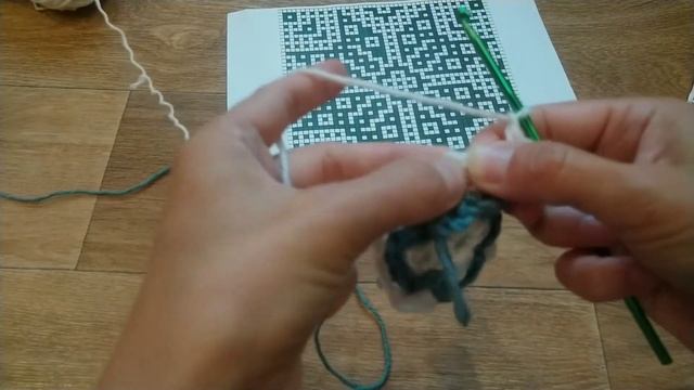 САМАЯ ИНТЕРЕСНАЯ И НЕОБЫЧНАЯ ТЕХНИКА ВЯЗАНИЯ/Interlocking technique a rectangle from the center смотреть онлайн
