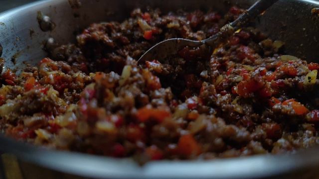 ЧИЛИ КОН-КОРНЕ