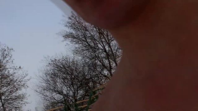 Закаливание организма. Уличная тренировка зимой. Подтягивания на турнике. смотреть онлайн