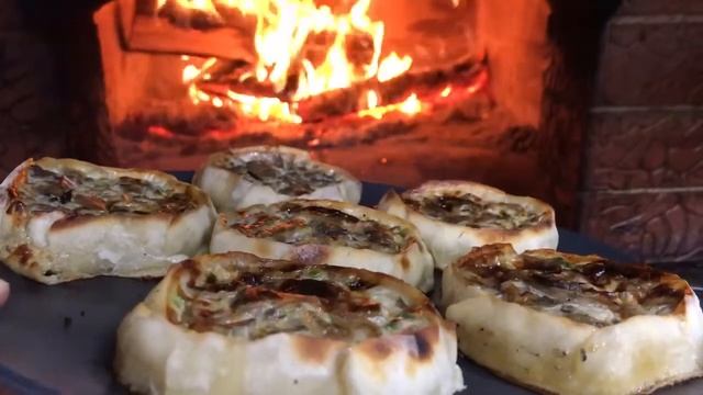 Выпекаем в дровяной печи сочные перепечи! смотреть онлайн