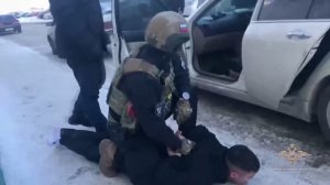 Задержание телефонных мошенников. Омск.mp4