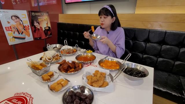 20인분ㅋㅋ어디 한번 드셔보시죠😏뜻하지 않은 사장님vs먹갱 과연 승자는..?! 떡볶이+치킨먹방 Tteokbokki+Chicken Eating Show