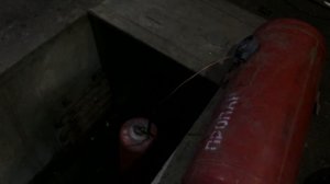 Перелив газа подручными средствами (как сделать переходник из ничего)