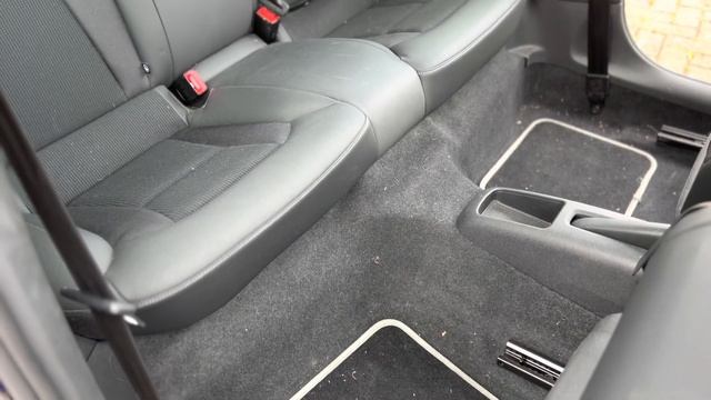 Cleaning an Audi A1 S Line смотреть онлайн