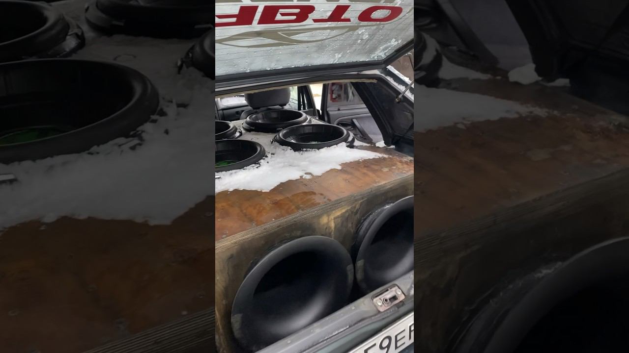 Автозвук зимой Неидеальная эксплуатация аудиосистемы ❌ #shorts #music #bass #bassboosted смотреть онлайн