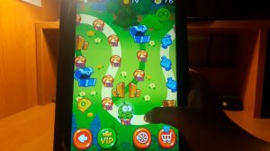 Играю в игру Cut the rope 2 (Ам ням). Пройденные уровни (15-27).