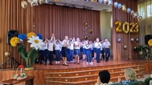 Песня «Мы в 5 класс перешли красиво» в начальной школе