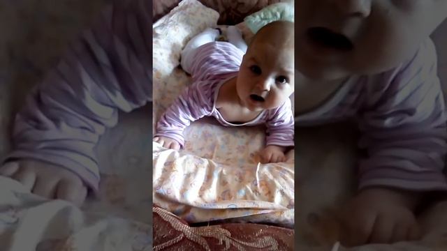 5 месяцев. Пытается ползать. смотреть онлайн