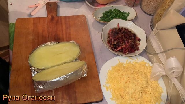Крошка картошка, запечённый фаршированный картофель смотреть онлайн