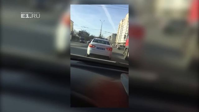 Свердловских гаишников пересадят на новенькие Lada Vesta смотреть онлайн