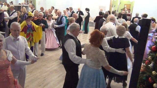 Рождественский бал в городском социальном центре Москвы 7-01-2020 смотреть онлайн