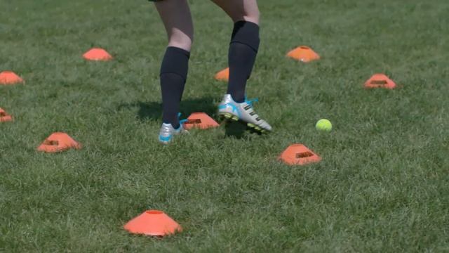 Soccer Drills: The Dribbling Maze смотреть онлайн