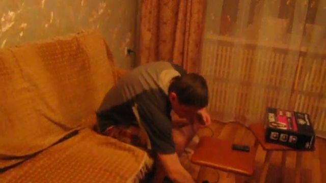 Учитель плюёт пивом в ребёнка смотреть онлайн