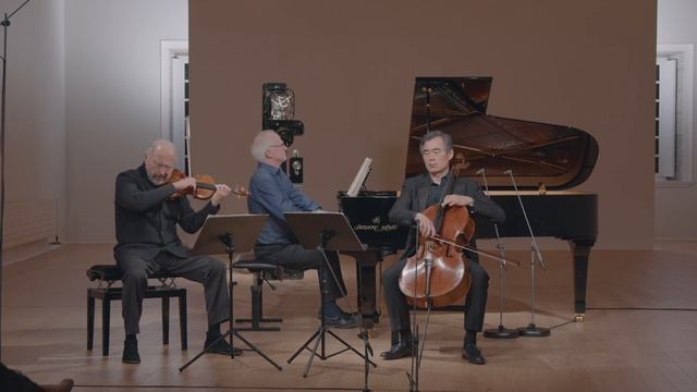 @dmitrysitkovetsky , @SungWonYang and @hughtinney8126 's concert for the Saline royale Academy смотреть онлайн