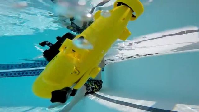 ВИДЕО ДЛЯ ДЕТЕЙ. Открываем кoробку с игрушечной подводной лодкой ;) смотреть онлайн