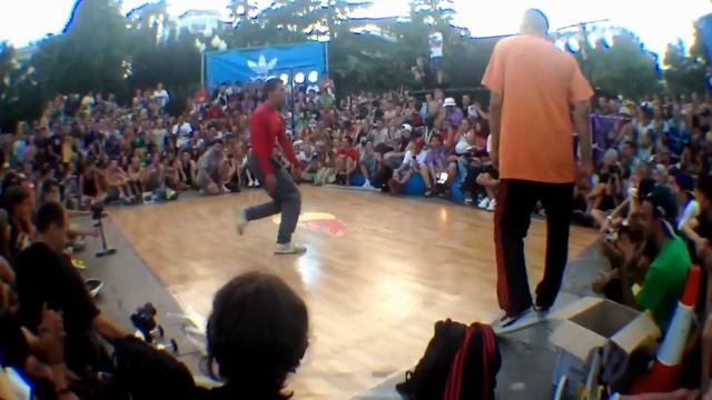 ROBIN vs TSIPA | YALTA SUMMER JAM 2012 смотреть онлайн
