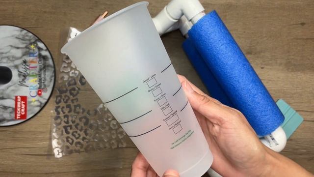 How to Add a Vinyl Decal to a Starbucks Cold Cup Using Teck Wrap Viny | | Easy Cricut DIY смотреть онлайн
