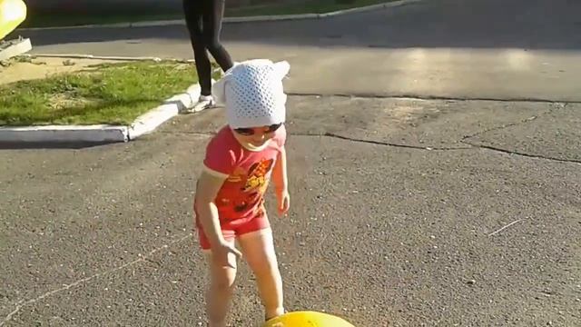 Exploring stadium & background | Стадион гимназии и окрестности смотреть онлайн