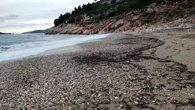 Это происходит с пляжами каждой зимой. Куда делась галька? Черногория без туристов. смотреть онлайн