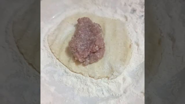 Мясные пирожки из картофельно-кабачкового теста смотреть онлайн