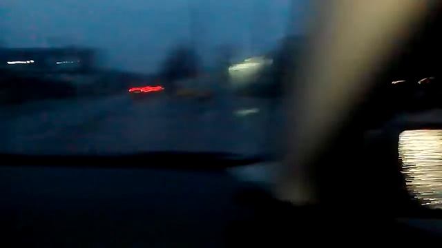 Чуть ли не разбились на перекрестке смотреть онлайн