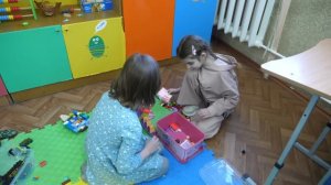 VLOG Алиса отвечает у доски на курсах. Что кому подарил Костя на 8 марта