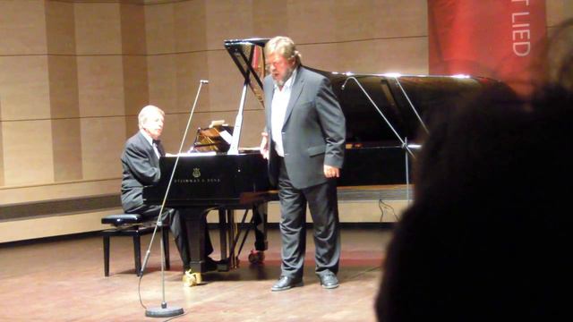 Robert Holl sings Schumann смотреть онлайн