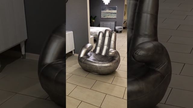 Долгожданная новинка, которая станет акцентом вашего интерьера – кресло-рука. смотреть онлайн