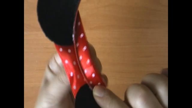 Ушки Минни Мауса. Канзаши. Мастер класс. // Ears Minnie Mouse. Kanzashi. Master Class. смотреть онлайн