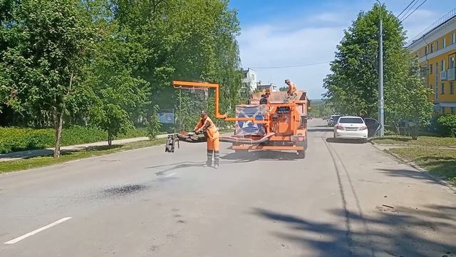 Ямочный ремонт установкой пневмонабрызга "БЕЦЕМА" смотреть онлайн