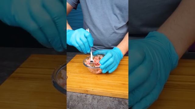 Салат с консервированным тунцом в стакане смотреть онлайн