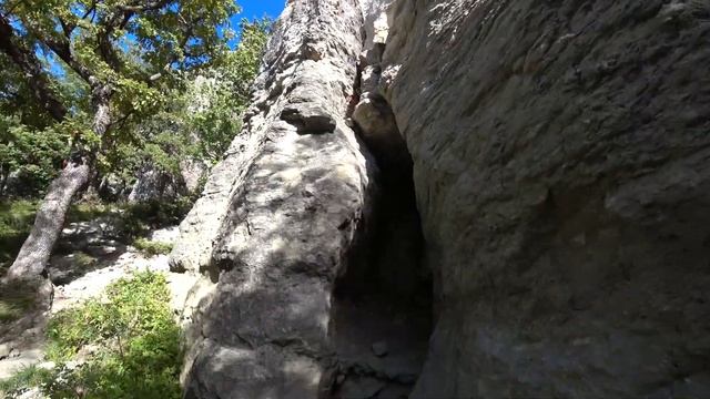 PIETRA DI BISMANTOVA. Гора высотой 1041 метр над уровнем моря. смотреть онлайн