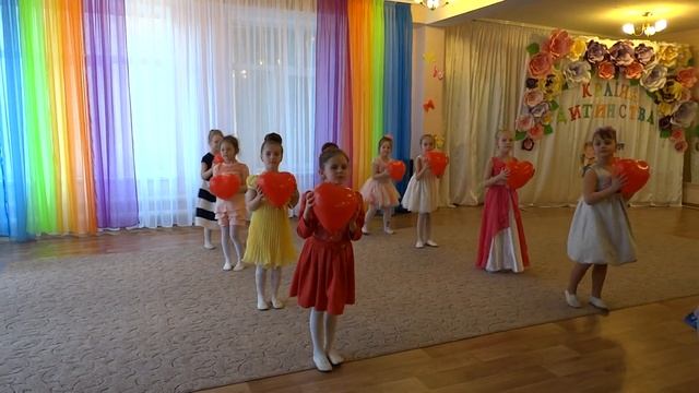 10группа Танец Мама моя