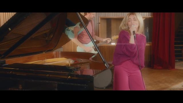 Julie Zenatti - Refaire Danser Les Fleurs (Vidéo Officielle)