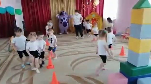Спортивное развлечение ко дню космонавтики в группе "Улыбка" смотреть онлайн