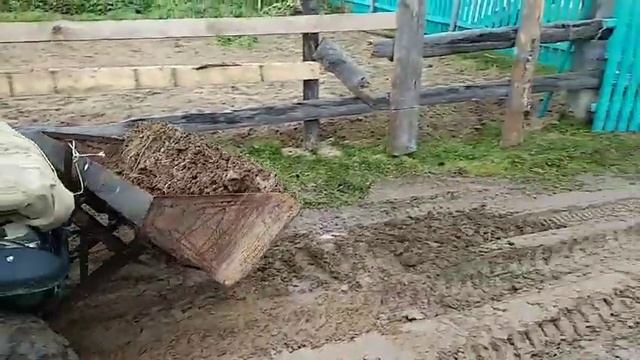 Планировка песка ковшом на квадроцикле смотреть онлайн