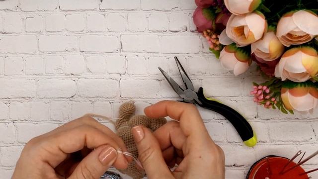 Вязаный медведь. Мишка " Сердцеед". Мастер класс. Часть 6. Сборка. смотреть онлайн