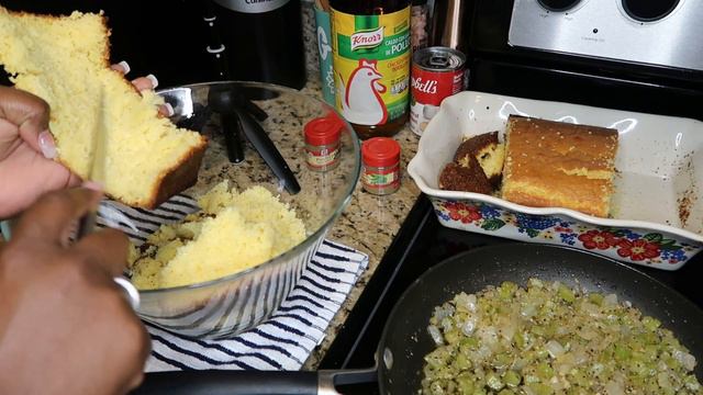 BEGINNER FRIENDLY Cornbread Dressing