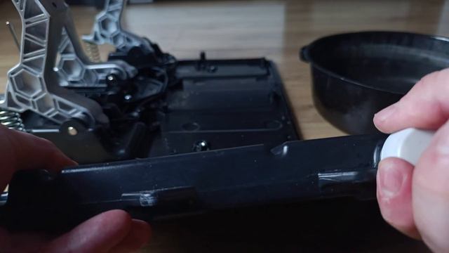 Замена пружина газа на педалях ThrustMaster T-LCM смотреть онлайн