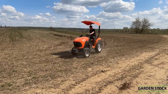 Трактор с плугом для "ЧАЙНИКОВ", опыт не нужен! KUBOTA B2741 все сделала за нас!!! смотреть онлайн