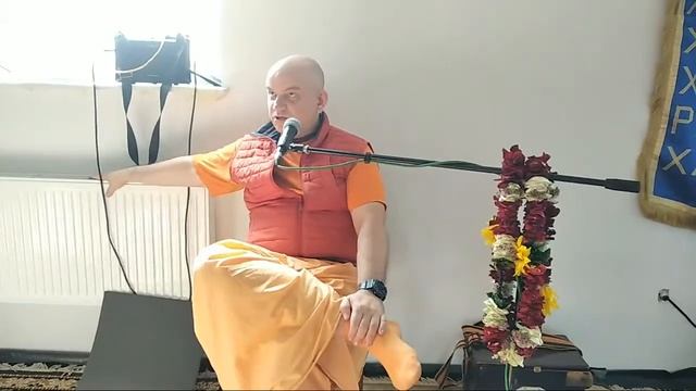 Воскресная лекция 24.07.22, Львов. Е.М. Парам Пуруша прабху смотреть онлайн