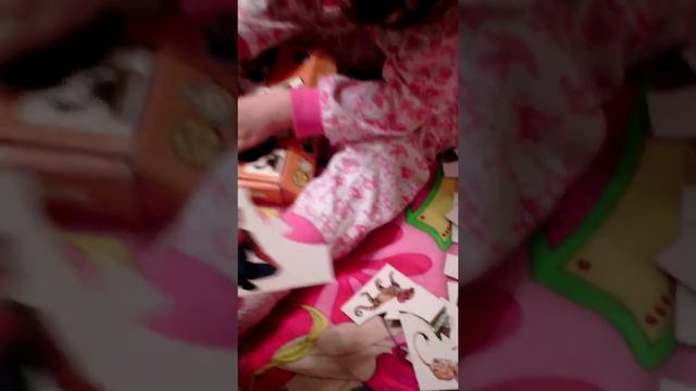 Игра «кто где живёт» с младшей сестрой. смотреть онлайн